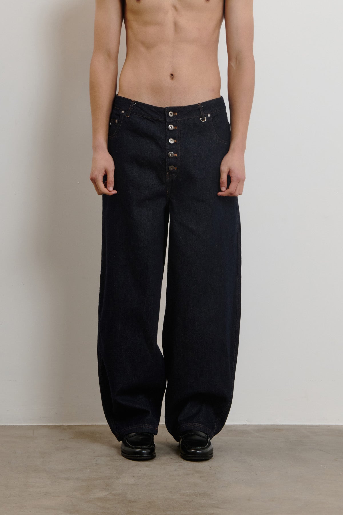 Kane Barrel Leg Jeans