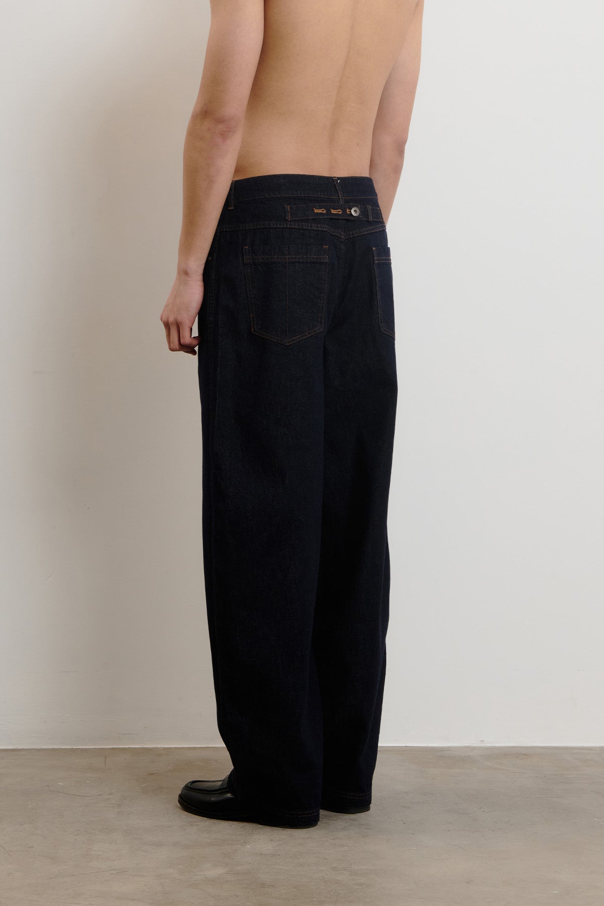 Kane Barrel Leg Jeans