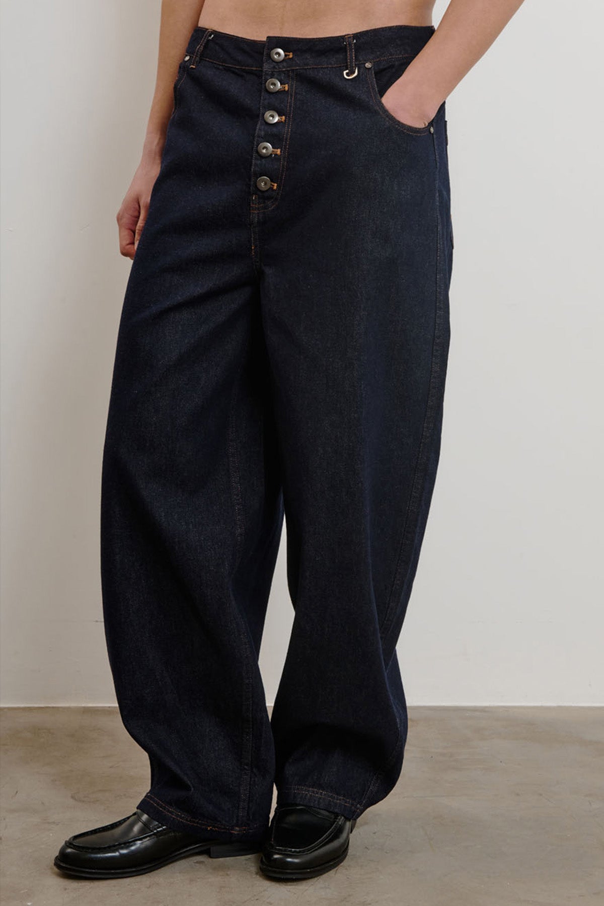 Kane Barrel Leg Jeans